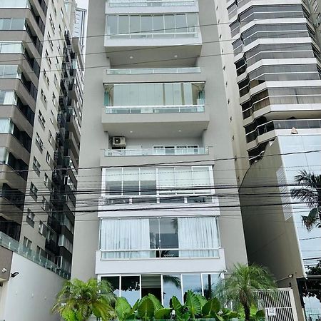 Апартаменти Avenida Atlantica, Beira Mar, Pe Na Areia Балнеаріу-Камборіу Екстер'єр фото