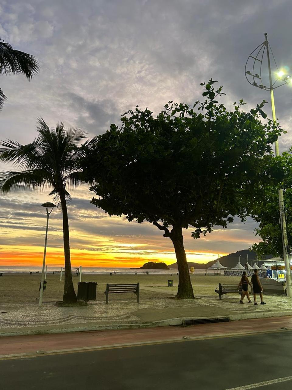 Апартаменти Avenida Atlantica, Beira Mar, Pe Na Areia Балнеаріу-Камборіу Екстер'єр фото